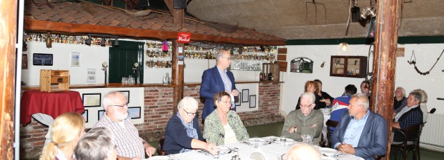 Edsersheerd samen met de ouderen